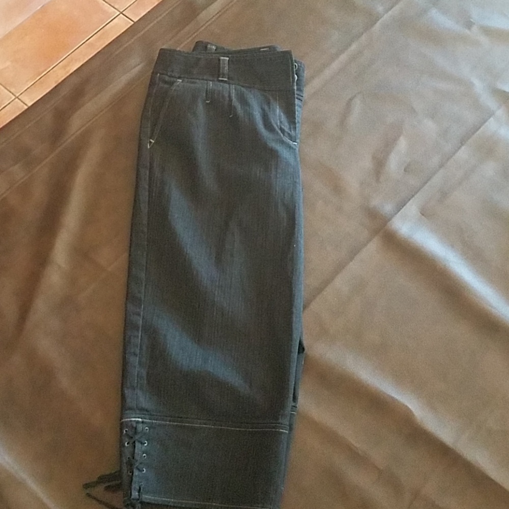 Ann Taylor,  LOFT capri jeans